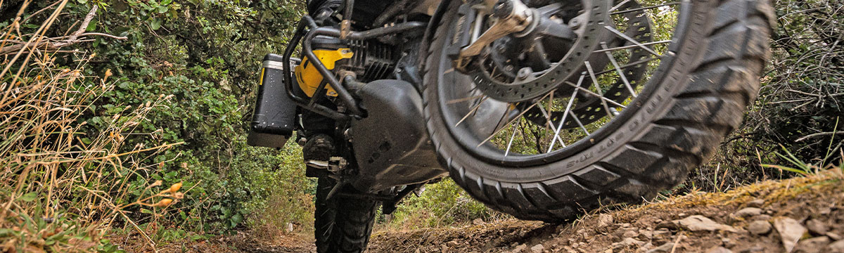 No motorcycle should be ridden offroad without a high-quality engine guard. Only a robust underride guard can protect the oil sump and the engine housing from damage.