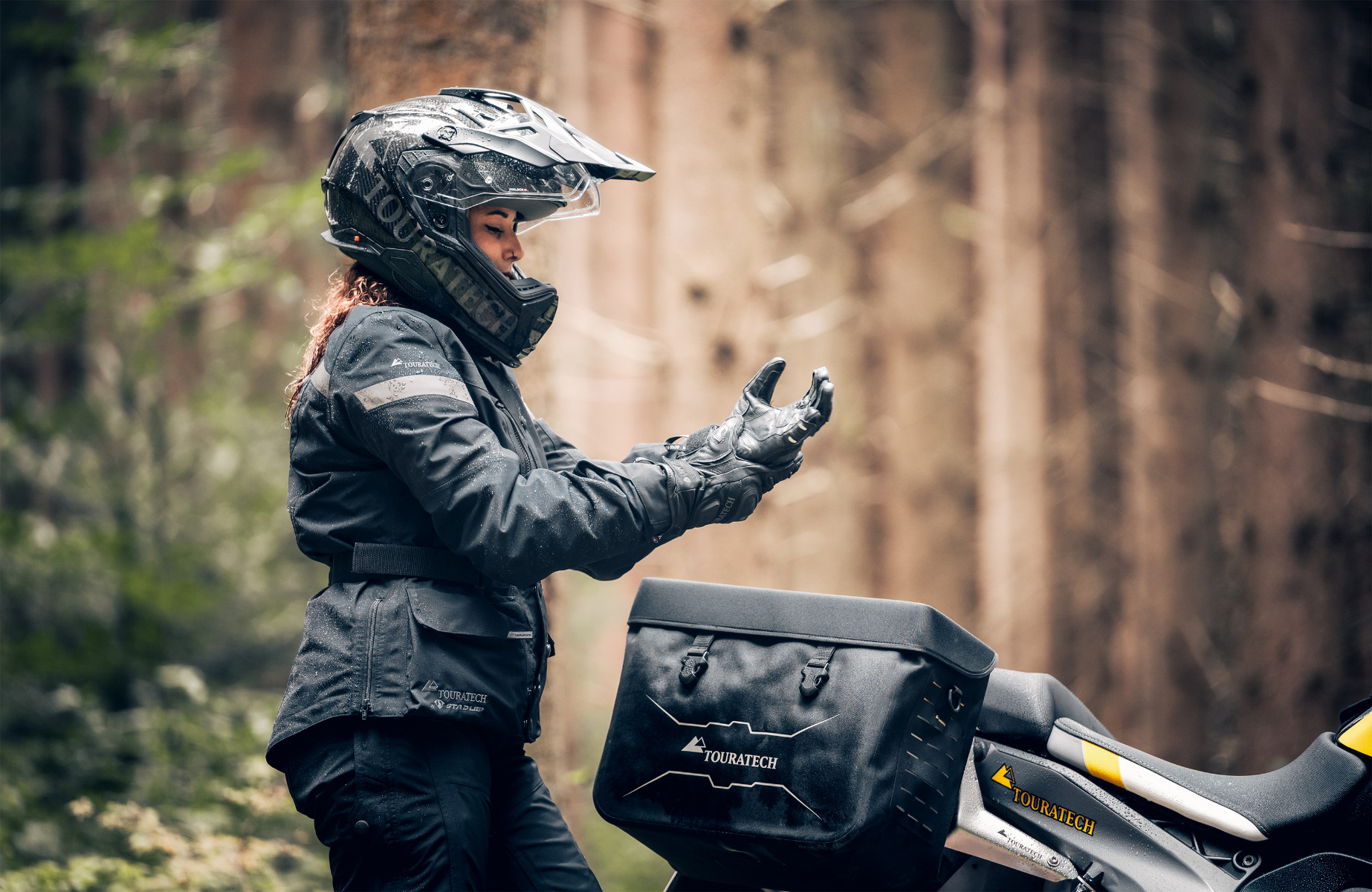 Damenanzug Weathertrack in schwarz