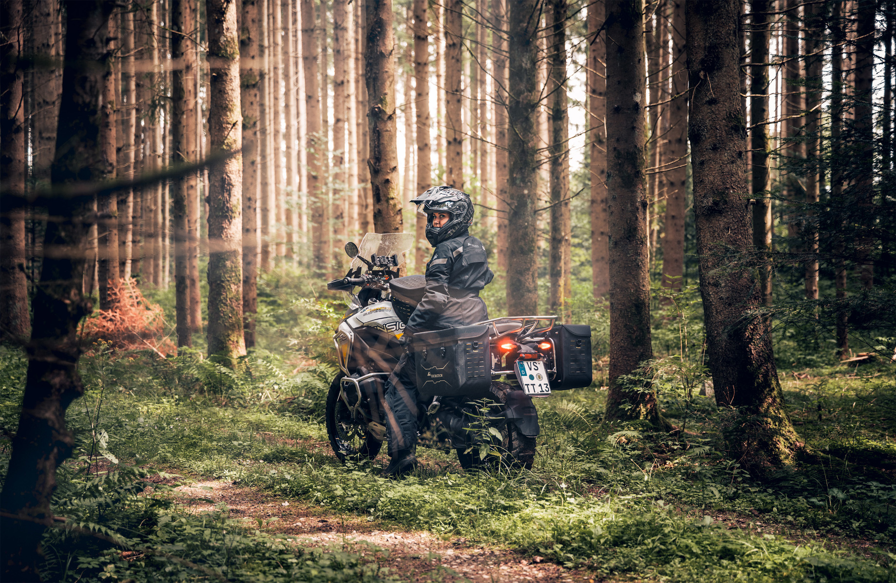 Damenanzug Weathertrack in schwarz