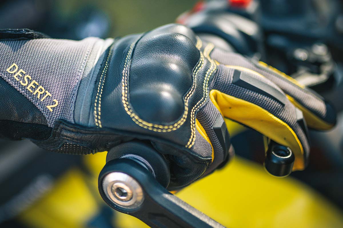 RIDING GEAR | RANGE OF GLOVES